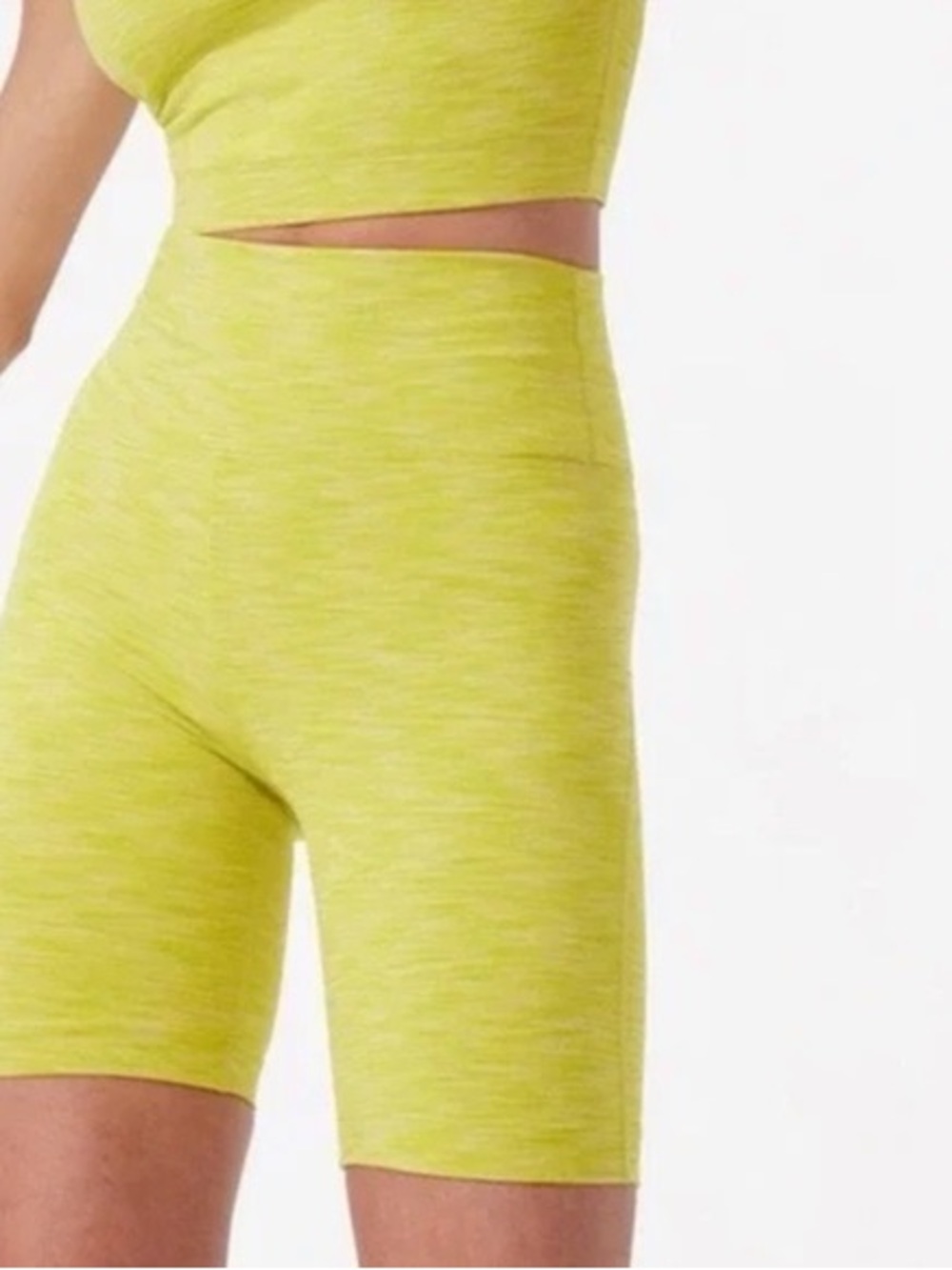 Outdoor voices flow 7” short bright chartreuse L